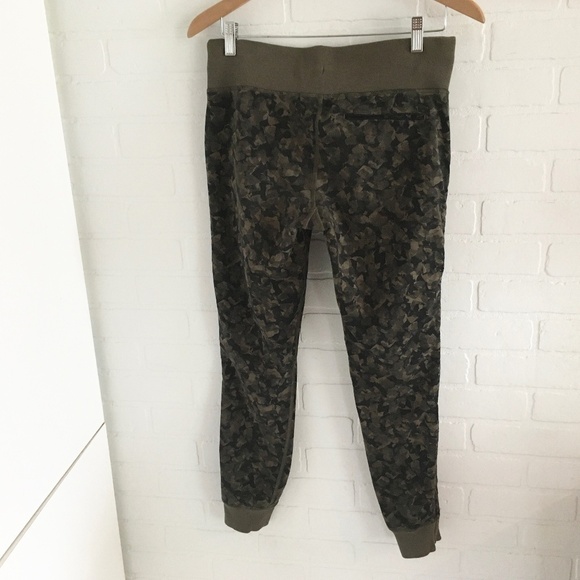 Lululemon Women Track pants Army Green Camo print Y2K Full Zip leg Pockets 6 - Picture 13 of 16